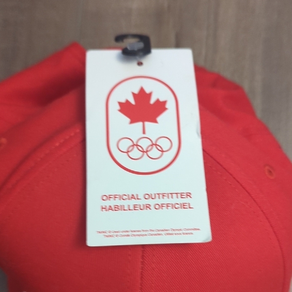 Red Canada Baseball Cap - Picture 8 of 9